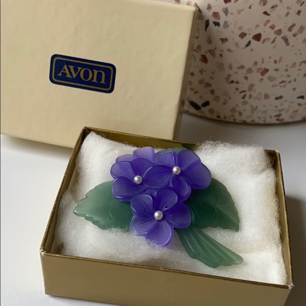 Vintage Avon Brooch